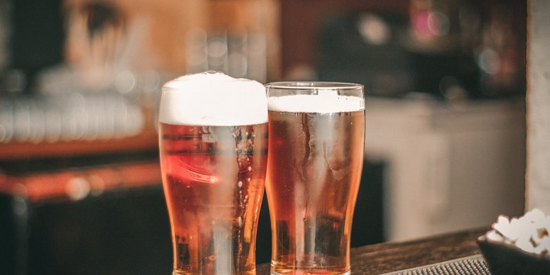 depth-of-field-photo-of-two-pilsner-glasses-681847.jpg