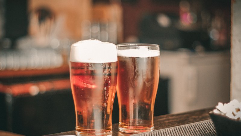 depth-of-field-photo-of-two-pilsner-glasses-681847.jpg