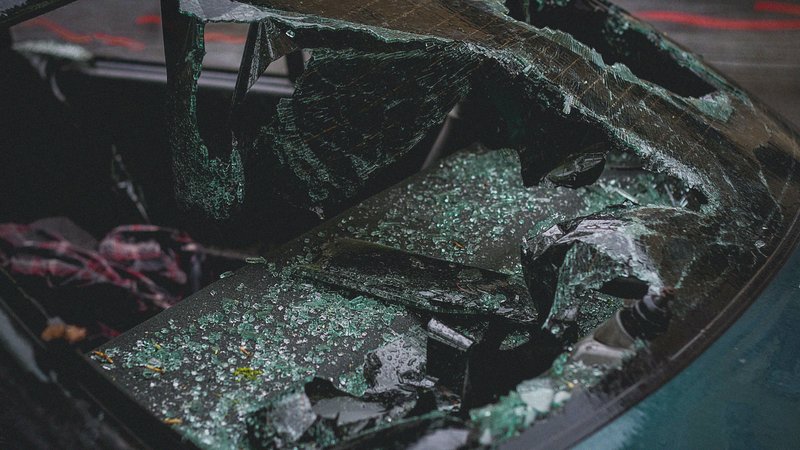 green-car-2265634.jpg