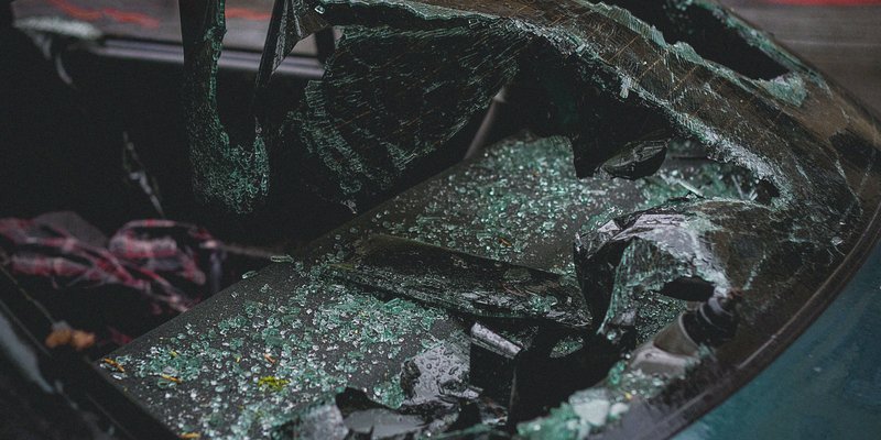 green-car-2265634.jpg